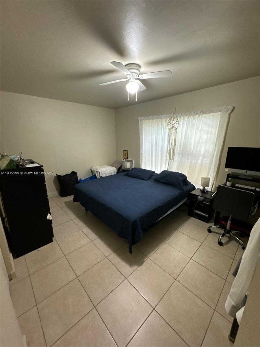 Small Image of 7885 CRESPI BLVD, Miami Beach Number 11