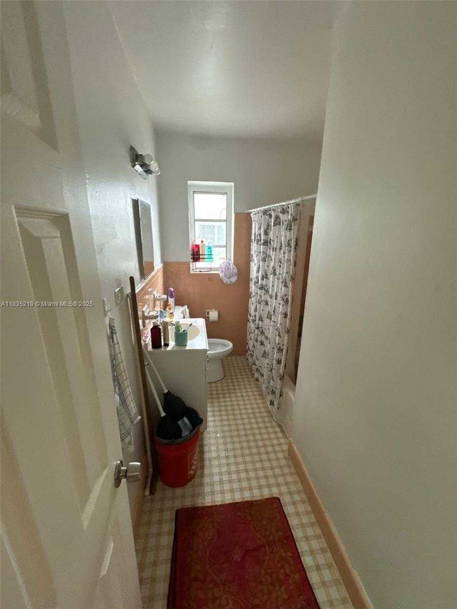 Small Image of 7905 CRESPI BLVD #3, Miami Beach Number 7