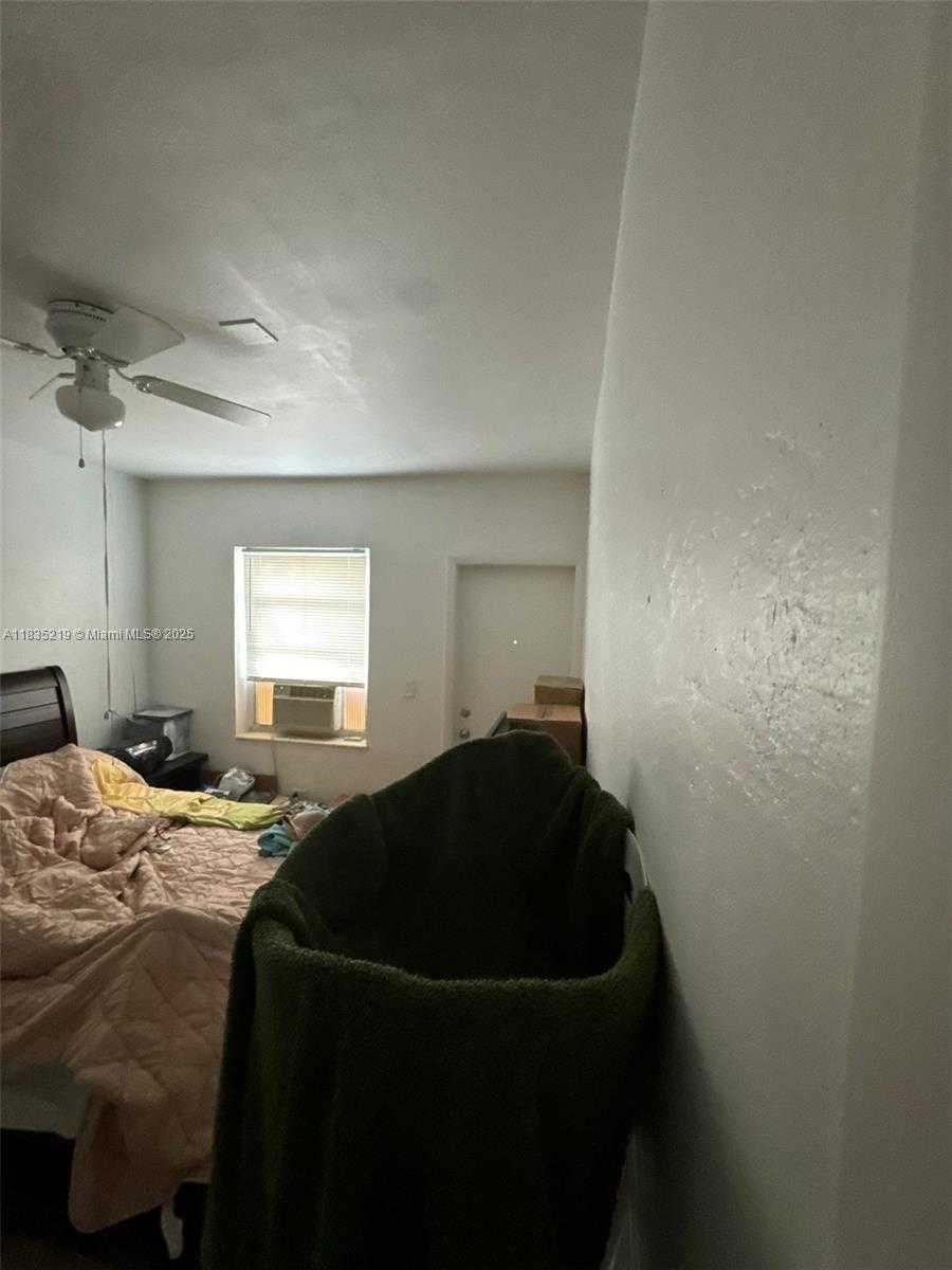 Small Image of 7905 CRESPI BLVD #3, Miami Beach Number 8