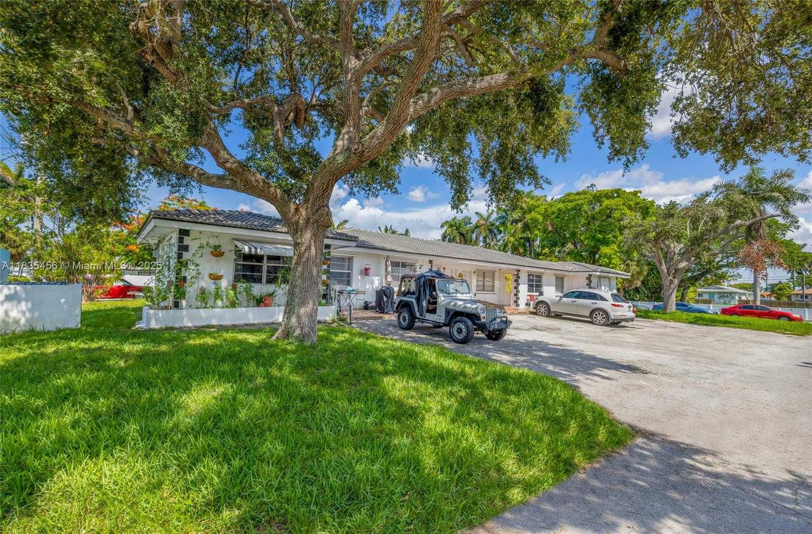 Small Image of 213 SOUTH EAST PARK ST #6, Dania Beach Number 2