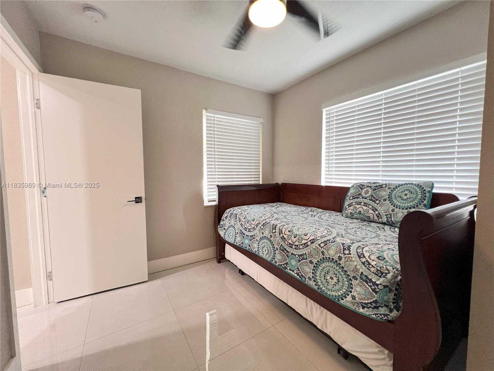 Small Image of 341 SOUTH 24TH AVE, Hollywood Number 12
