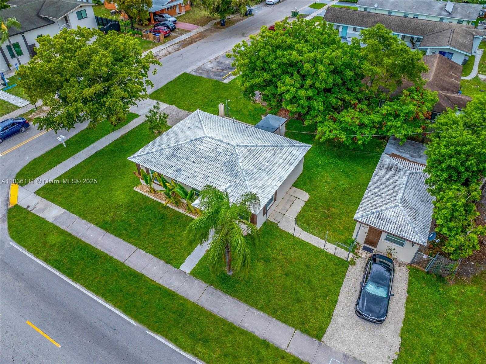 Small Image of 6044 FUNSTON ST, Hollywood Number 11