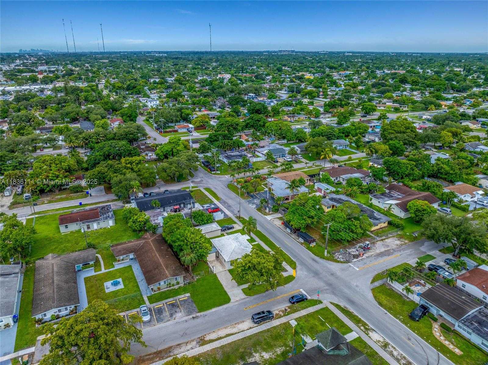 Small Image of 6044 FUNSTON ST, Hollywood Number 2