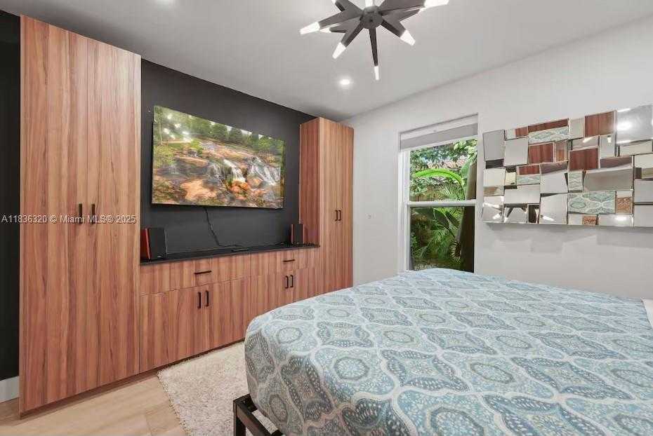 Small Image of 2301 SOUTH WEST 17TH AVE #3, Miami Number 12