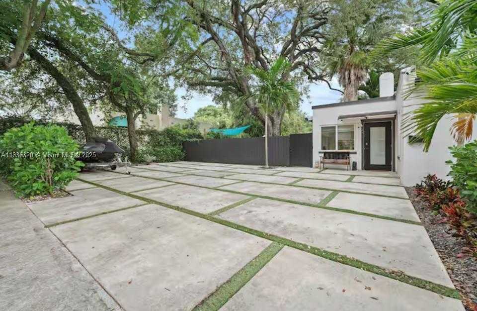 Small Image of 2301 SOUTH WEST 17TH AVE #3, Miami Number 2