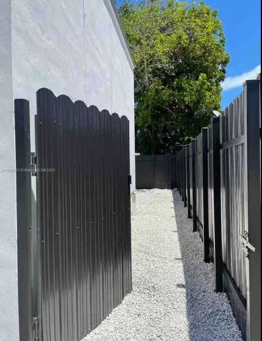 Small Image of 2301 SOUTH WEST 17TH AVE #3, Miami Number 9
