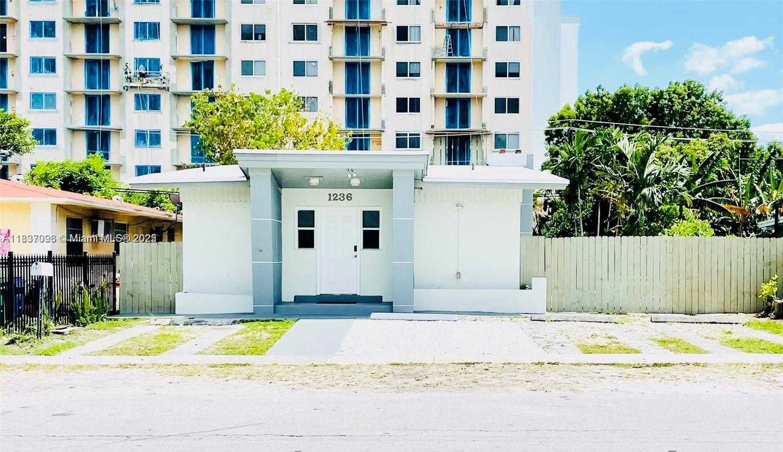 Small Image of 1236 NORTH EAST 109TH ST #3, Miami Number 11
