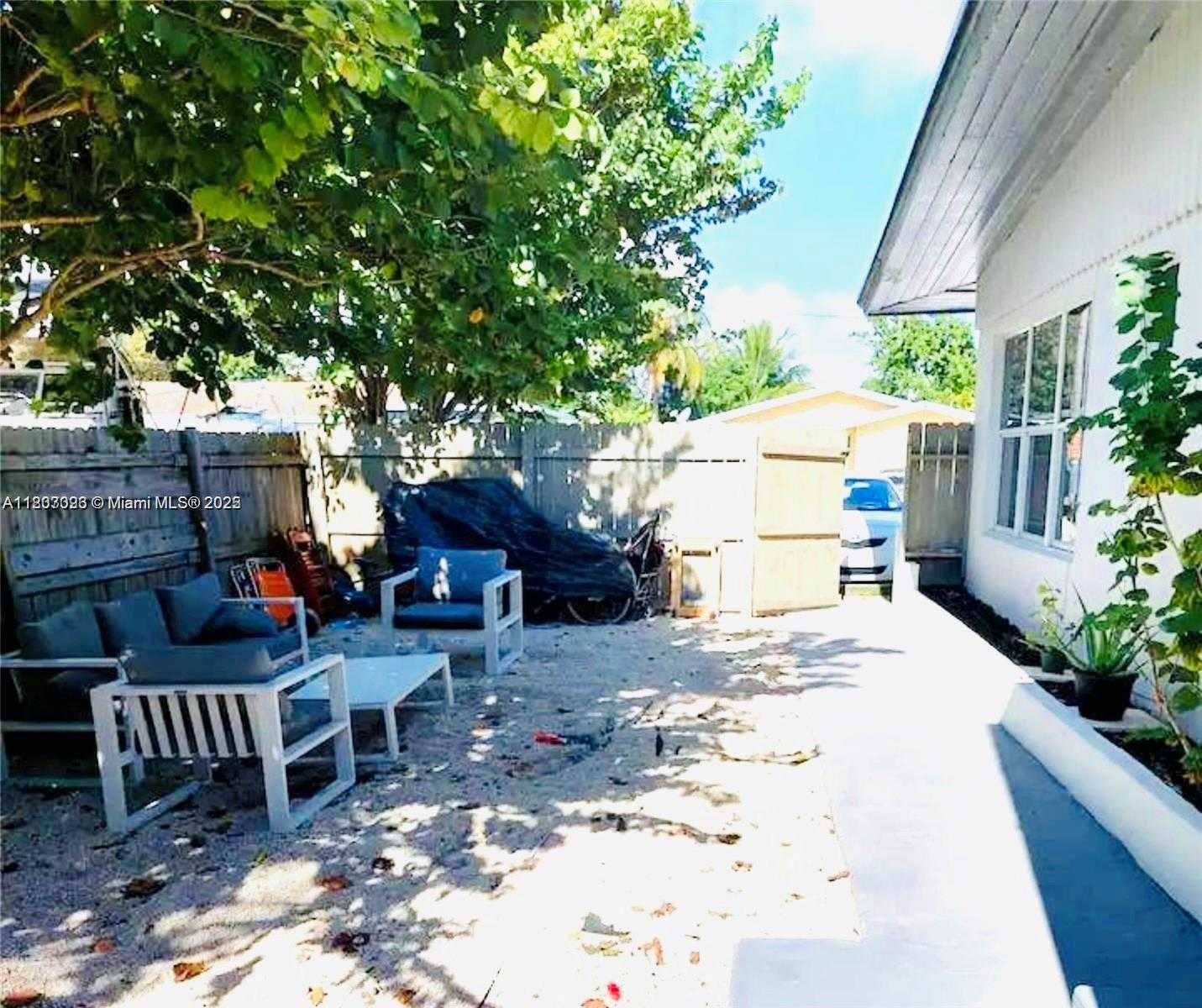 Small Image of 1236 NORTH EAST 109TH ST #3, Miami Number 12