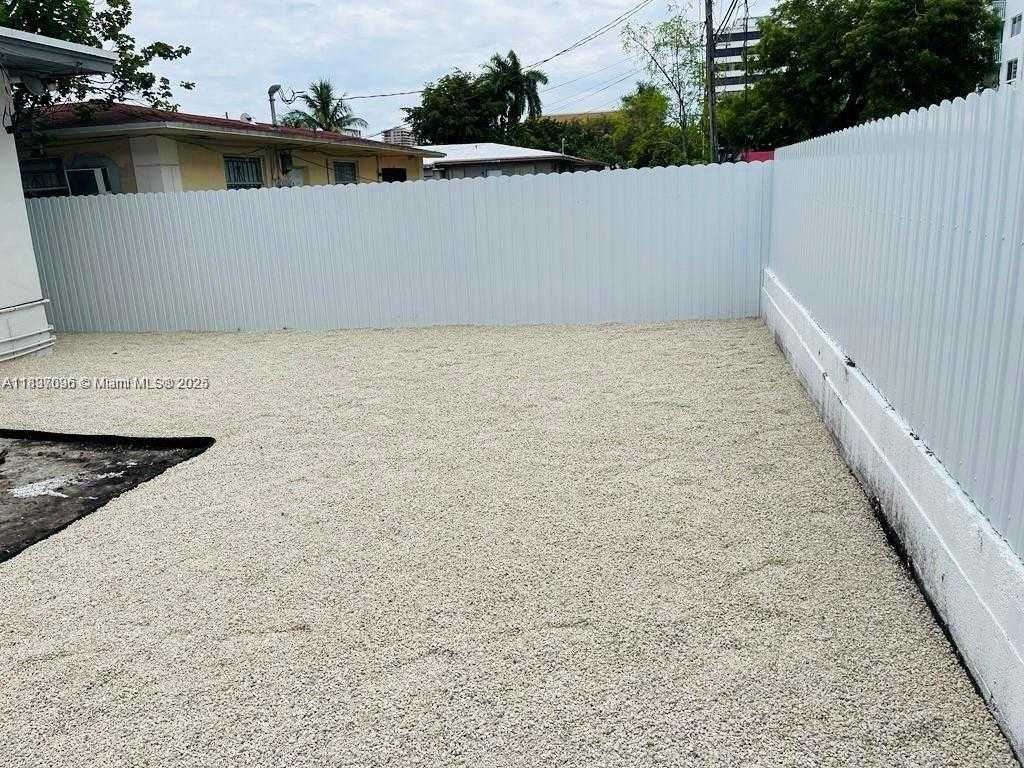Small Image of 1236 NORTH EAST 109TH ST #3, Miami Number 16