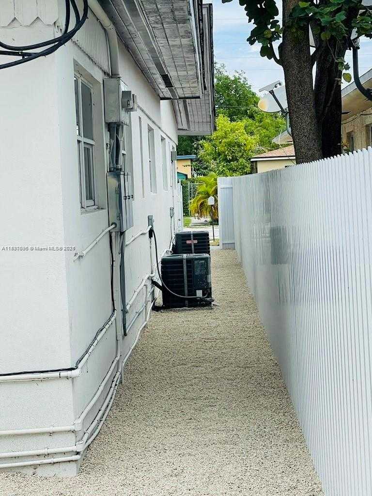 Small Image of 1236 NORTH EAST 109TH ST #3, Miami Number 21