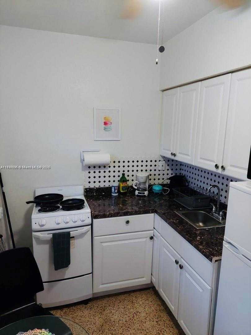 Small Image of 1236 NORTH EAST 109TH ST #3, Miami Number 23