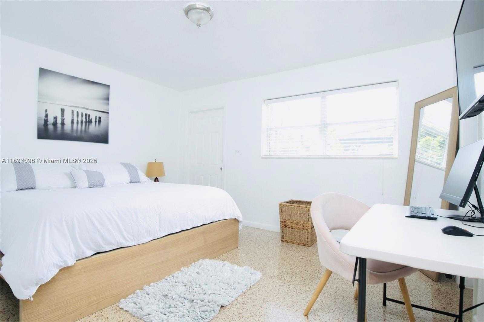 Small Image of 1236 NORTH EAST 109TH ST #3, Miami Number 37