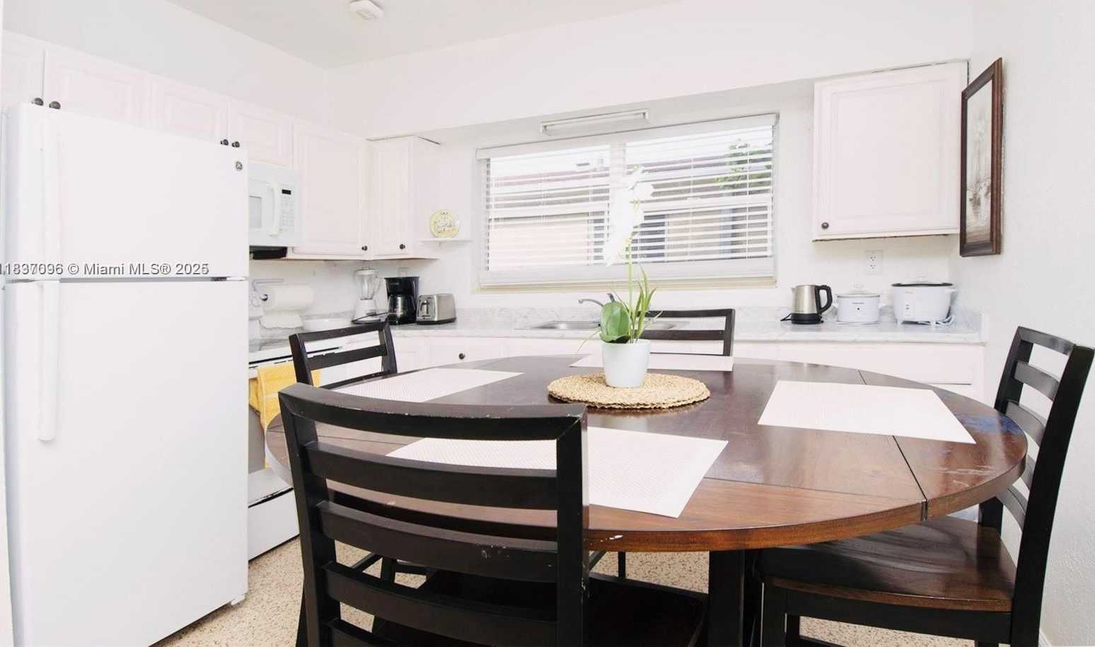 Small Image of 1236 NORTH EAST 109TH ST #3, Miami Number 5