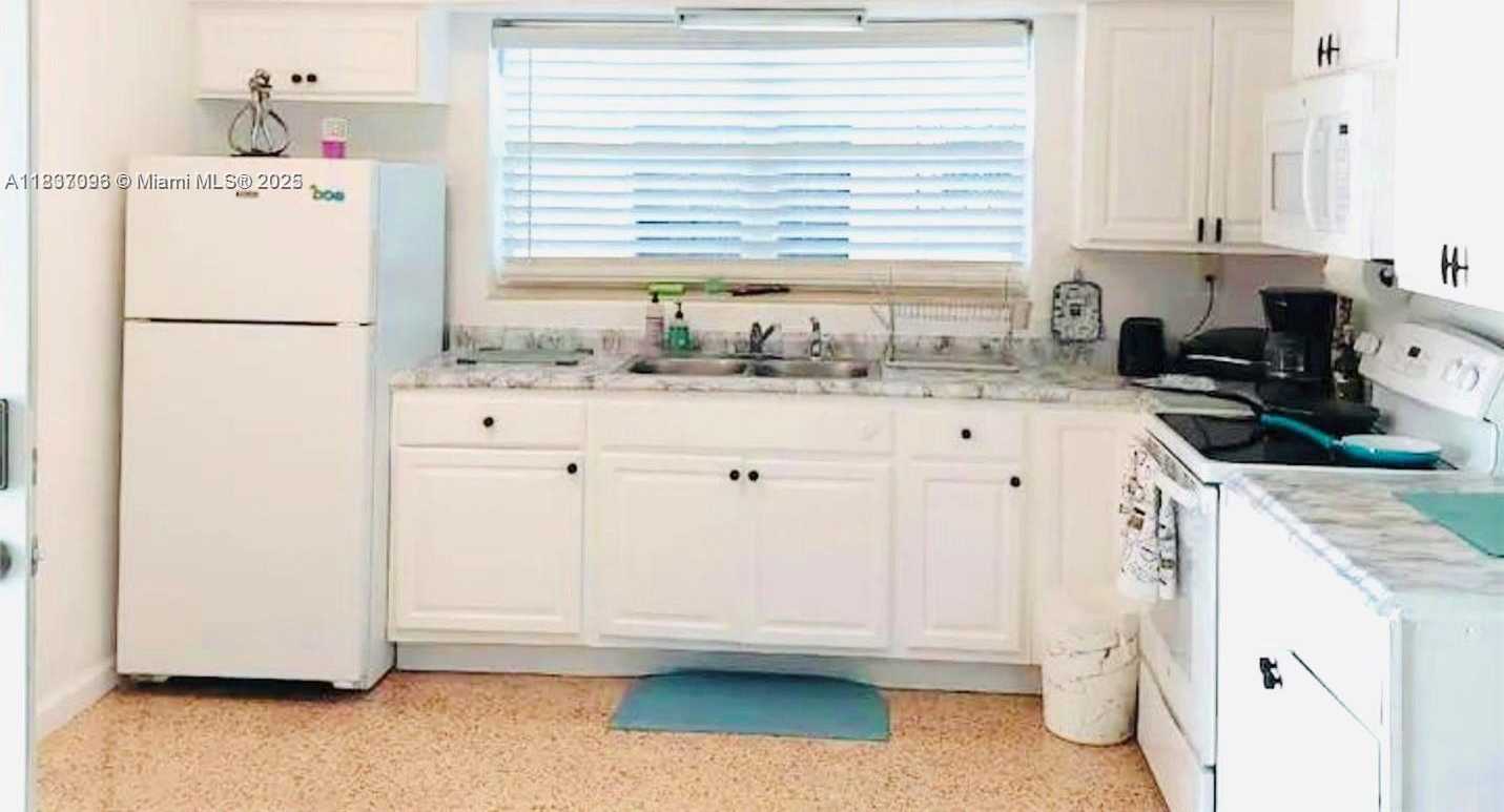 Small Image of 1236 NORTH EAST 109TH ST #3, Miami Number 7