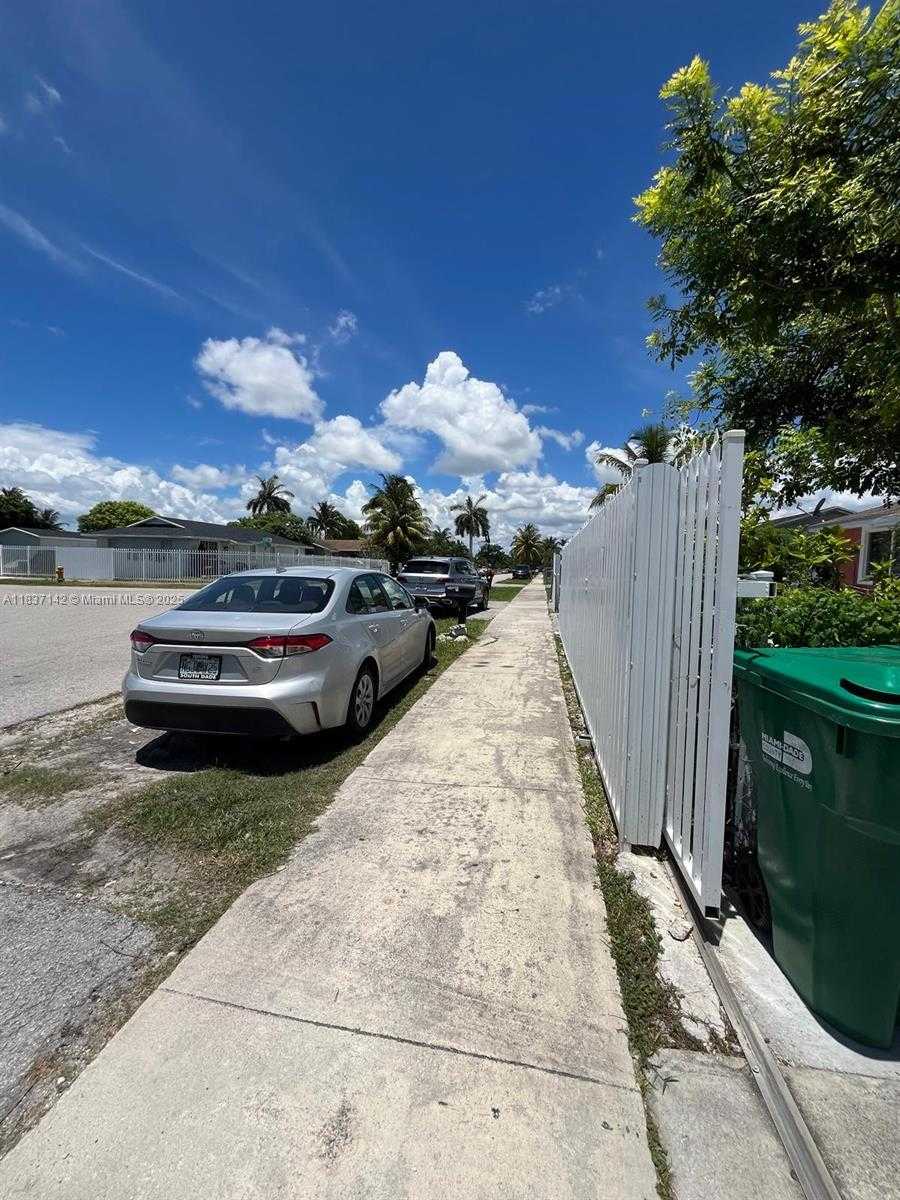 Small Image of 14923 SOUTH WEST 302ND TER, Homestead Number 11