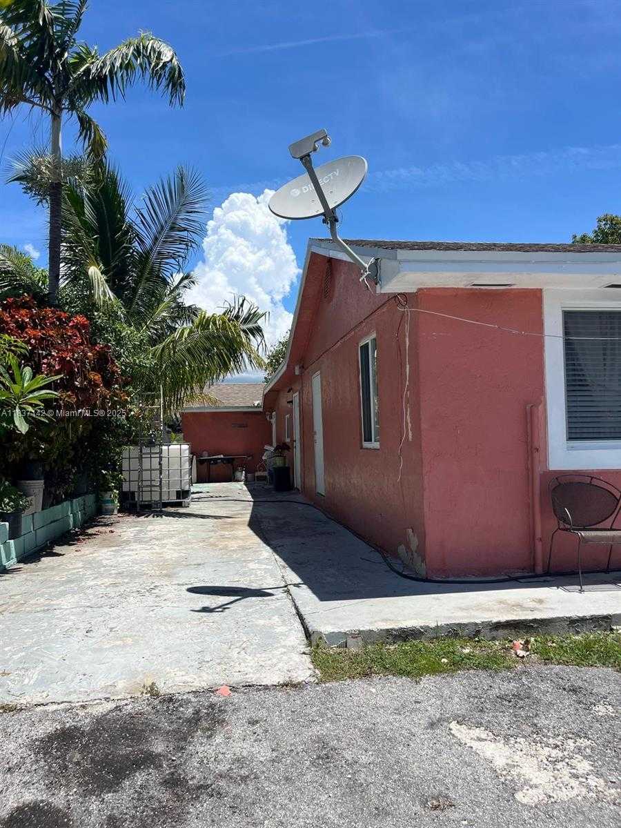 Small Image of 14923 SOUTH WEST 302ND TER, Homestead Number 3