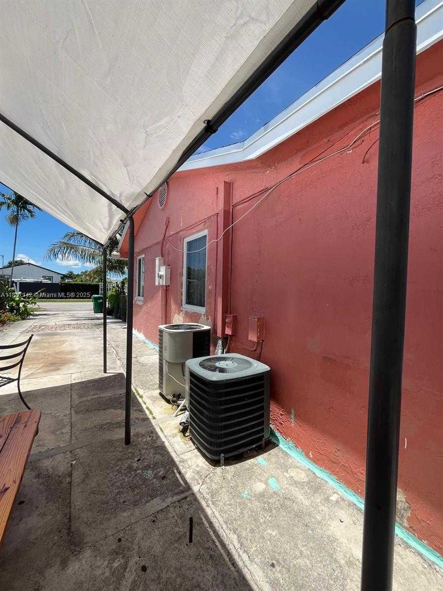Small Image of 14923 SOUTH WEST 302ND TER, Homestead Number 4