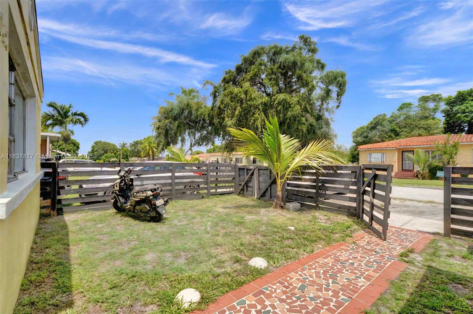 Small Image of 1042 NORTH WEST 76TH ST #2, Miami Number 6