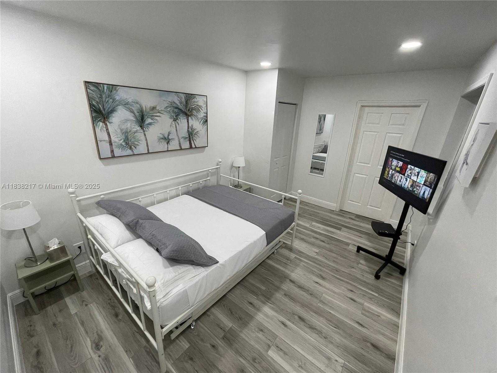 Small Image of 2035 NORTH WEST 34TH ST #4, Miami Number 10