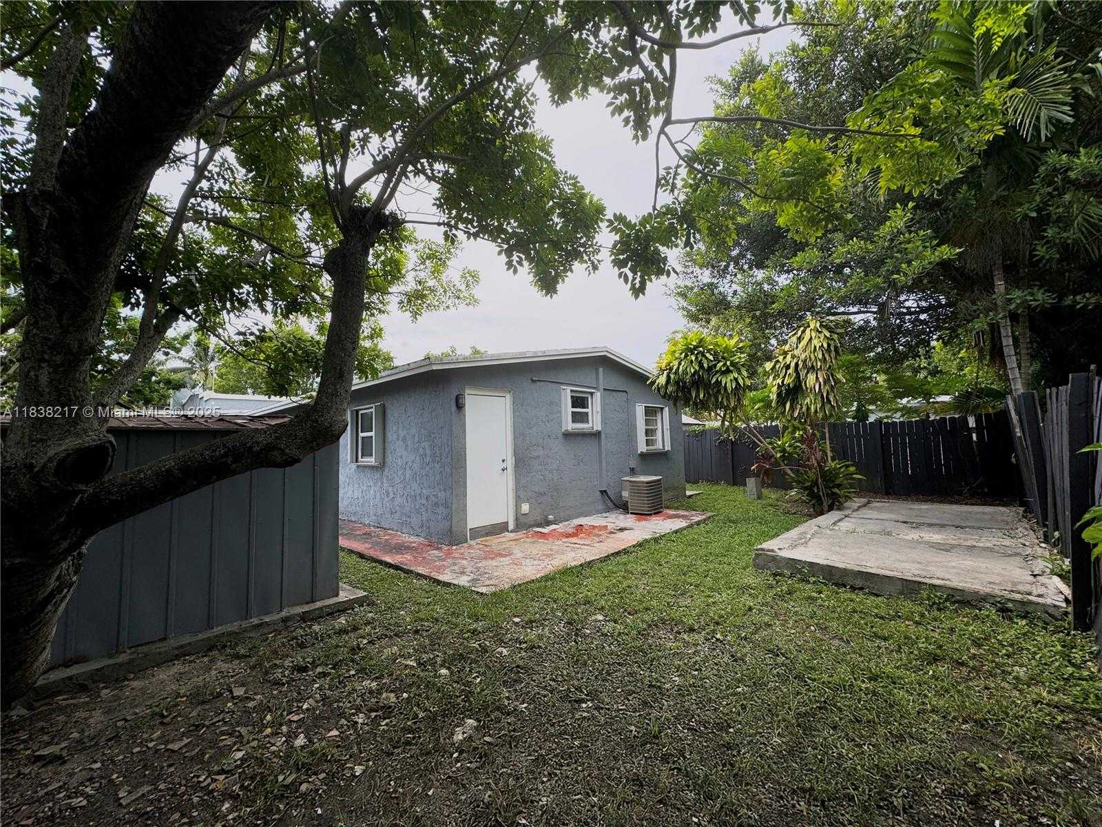 Small Image of 2035 NORTH WEST 34TH ST #4, Miami Number 23