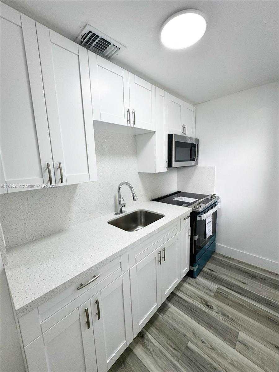 Small Image of 2035 NORTH WEST 34TH ST #4, Miami Number 3