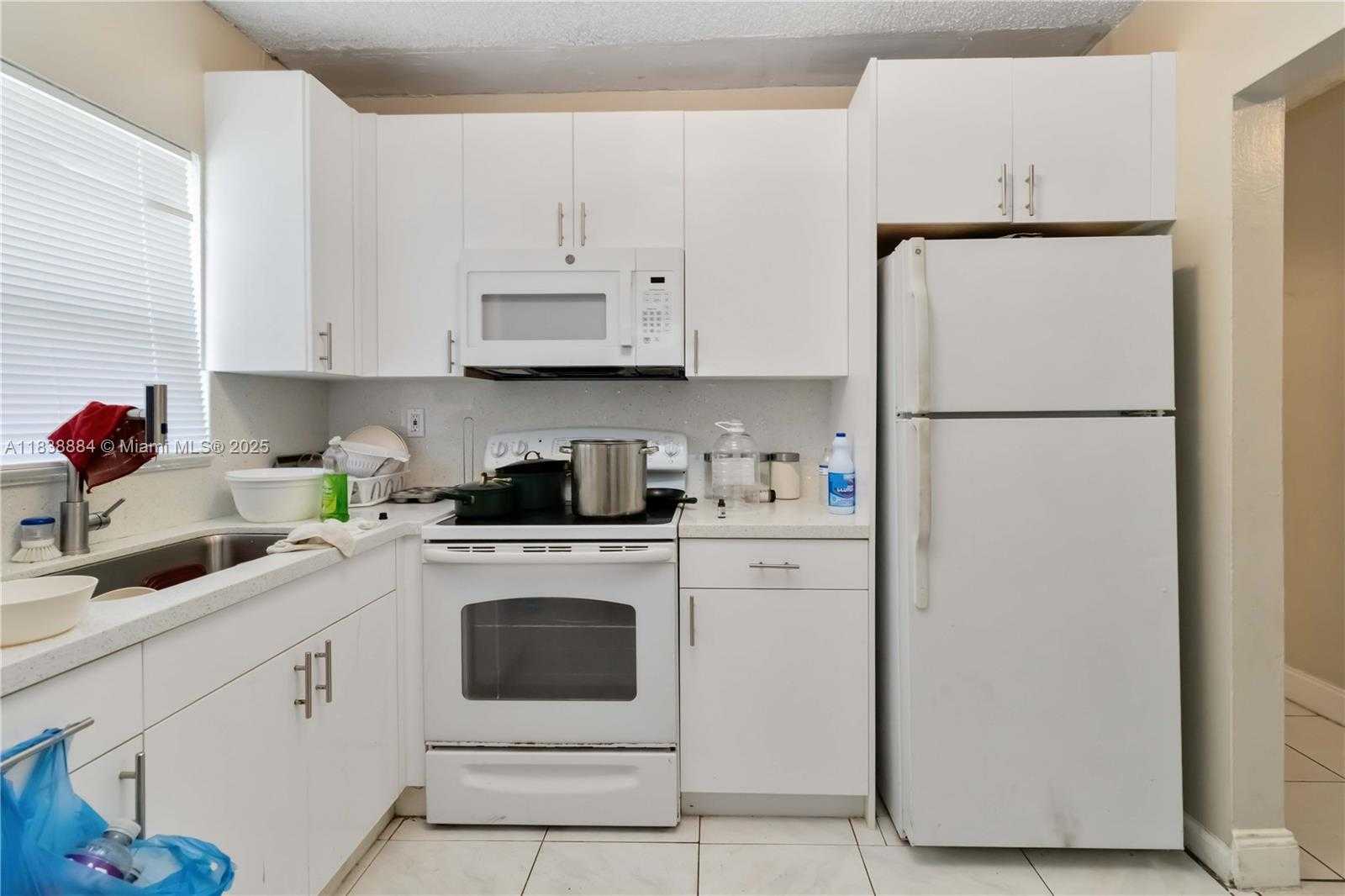 Small Image of 1427 NORTH WEST 8TH AVE, Fort Lauderdale Number 39