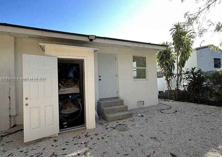 Small Image of 101 NORTH WEST 68TH TER, Miami Number 4