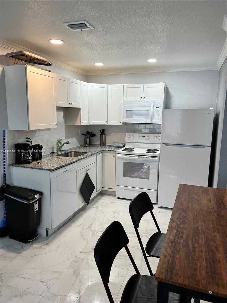 Small Image of 2240 SIMMS ST #4, Hollywood Number 4