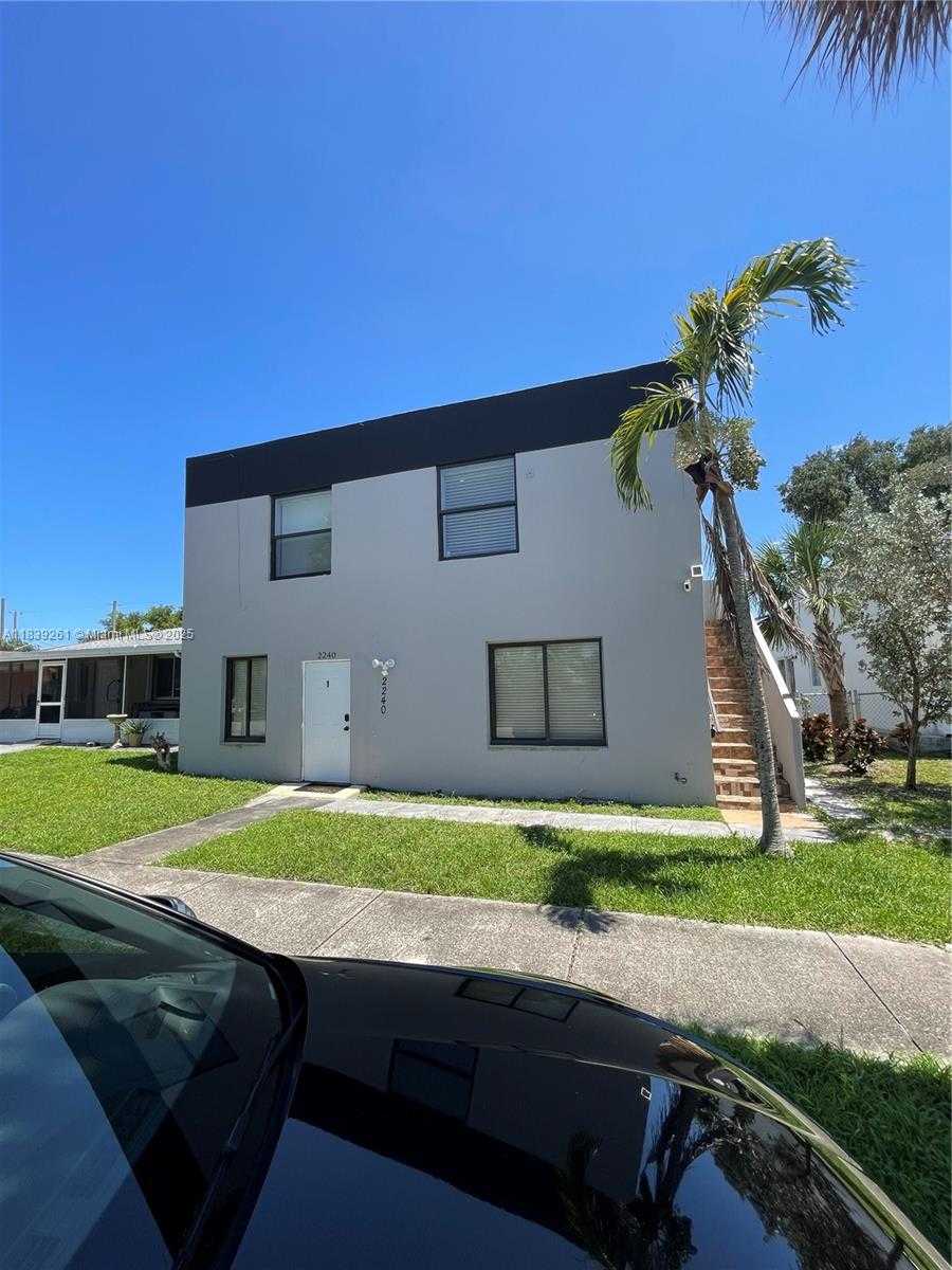 Small Image of 2240 SIMMS ST #4, Hollywood Number 6