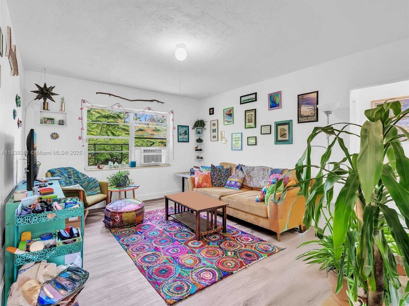 Small Image of 3210 EAST ELIZABETH ST, Miami Number 15
