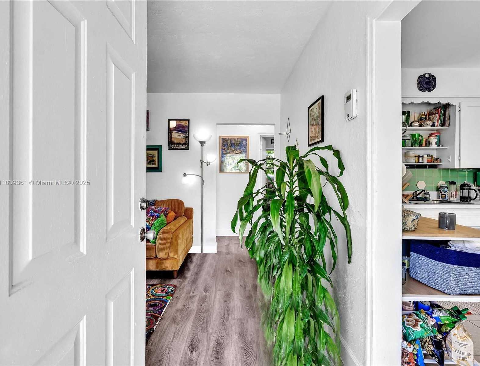 Small Image of 3210 EAST ELIZABETH ST, Miami Number 2