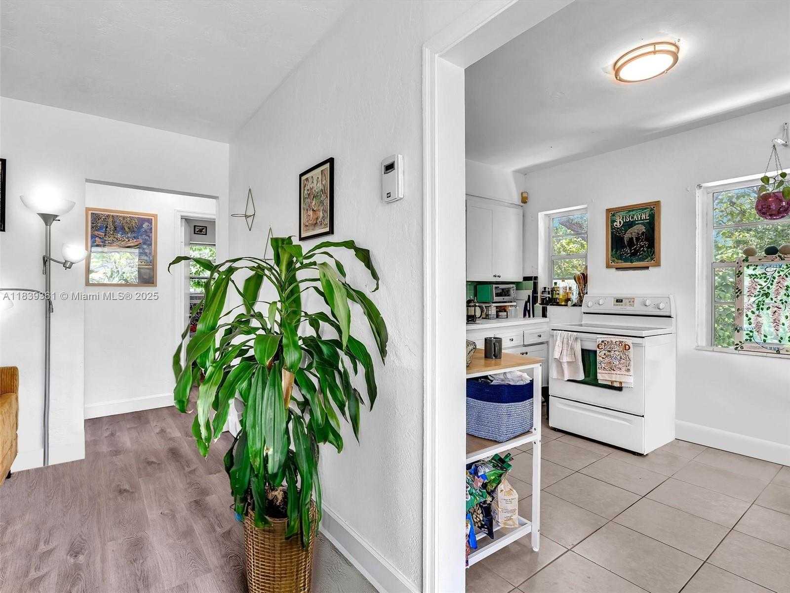Small Image of 3210 EAST ELIZABETH ST, Miami Number 21