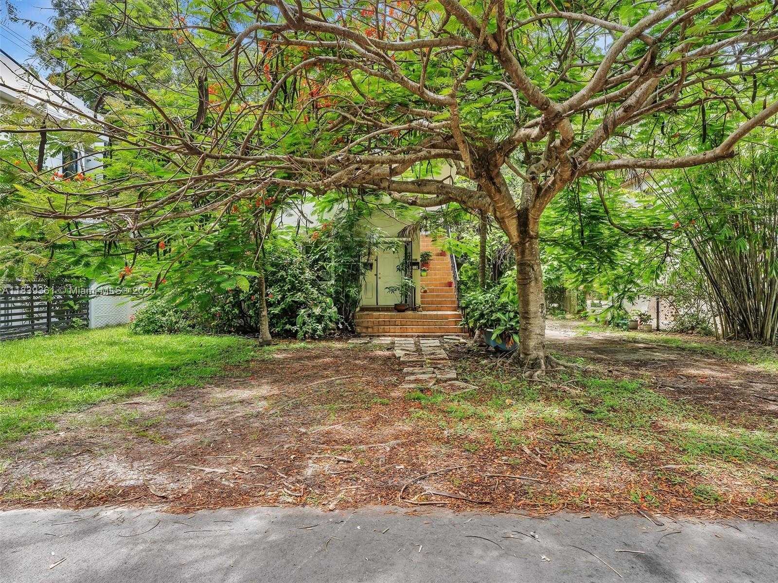 Small Image of 3210 EAST ELIZABETH ST, Miami Number 23