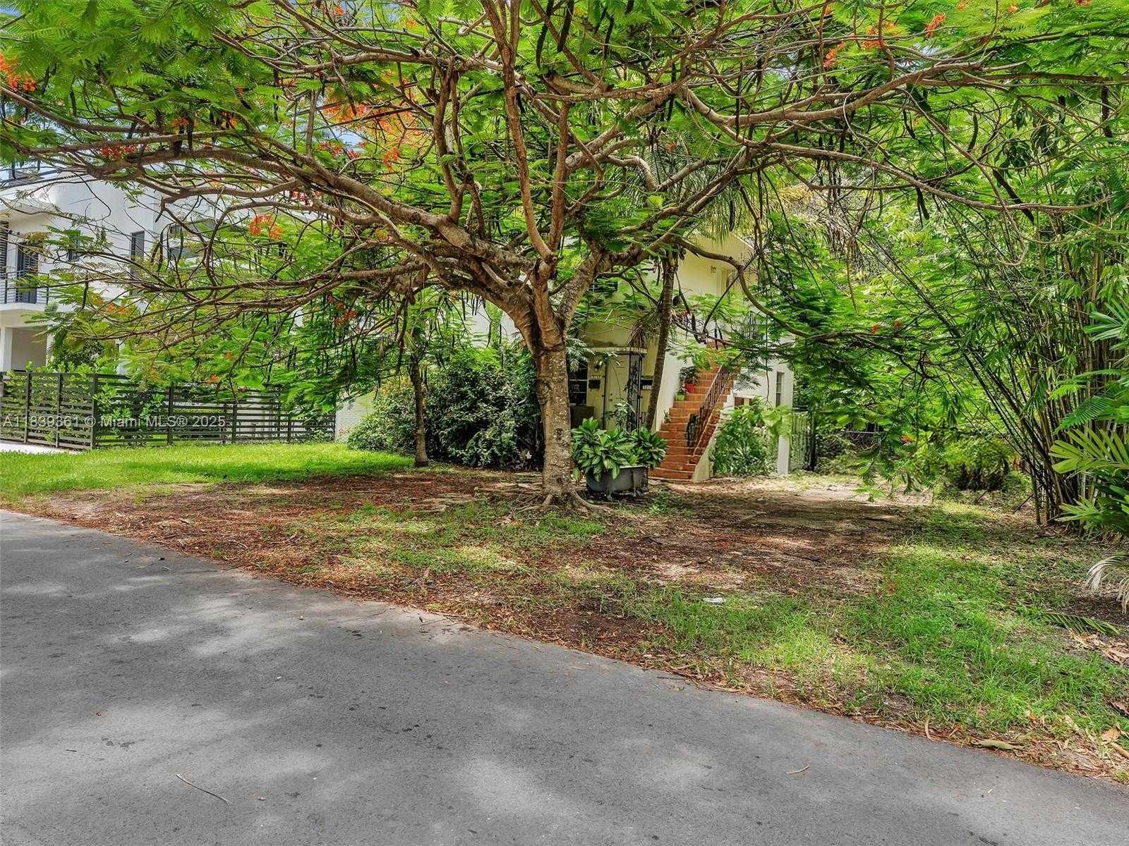 Small Image of 3210 EAST ELIZABETH ST, Miami Number 24