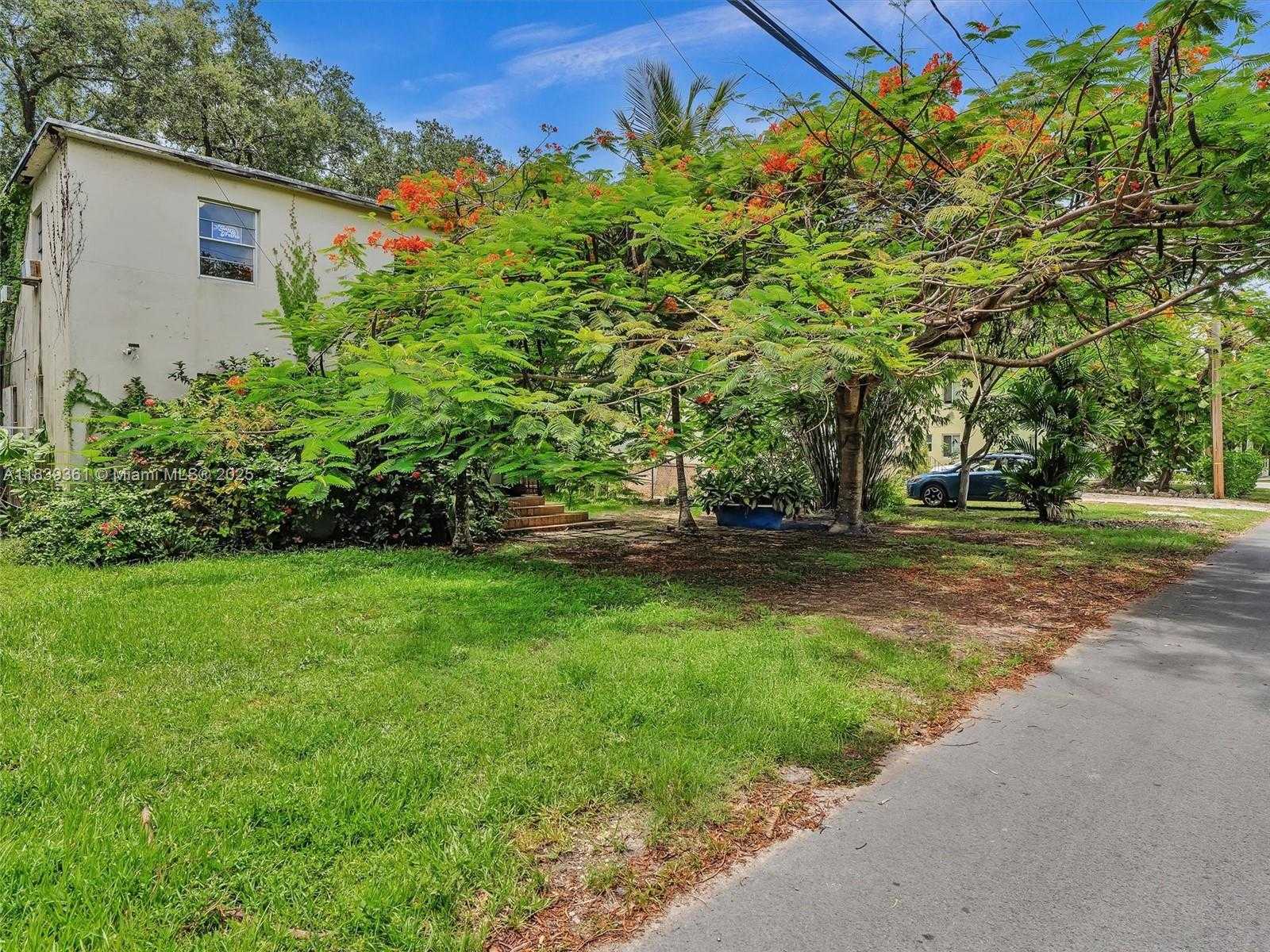 Small Image of 3210 EAST ELIZABETH ST, Miami Number 25