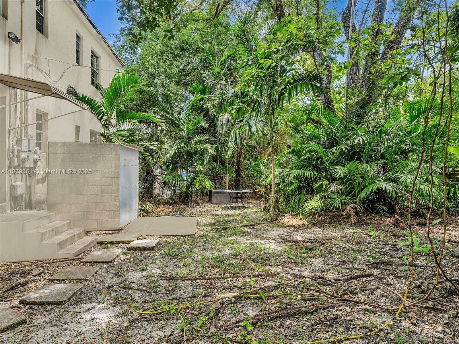 Small Image of 3210 EAST ELIZABETH ST, Miami Number 28