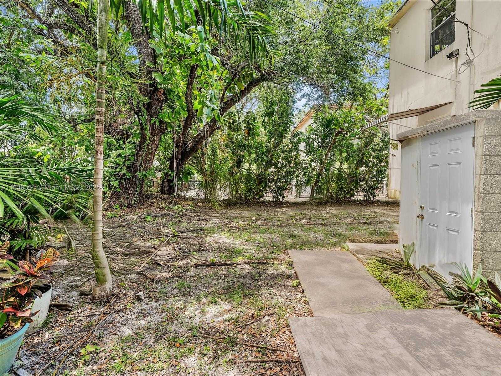 Small Image of 3210 EAST ELIZABETH ST, Miami Number 30