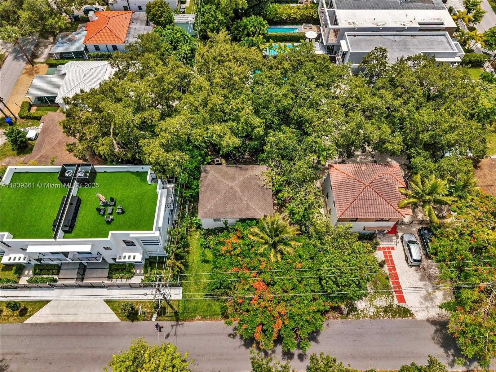 Small Image of 3210 EAST ELIZABETH ST, Miami Number 34