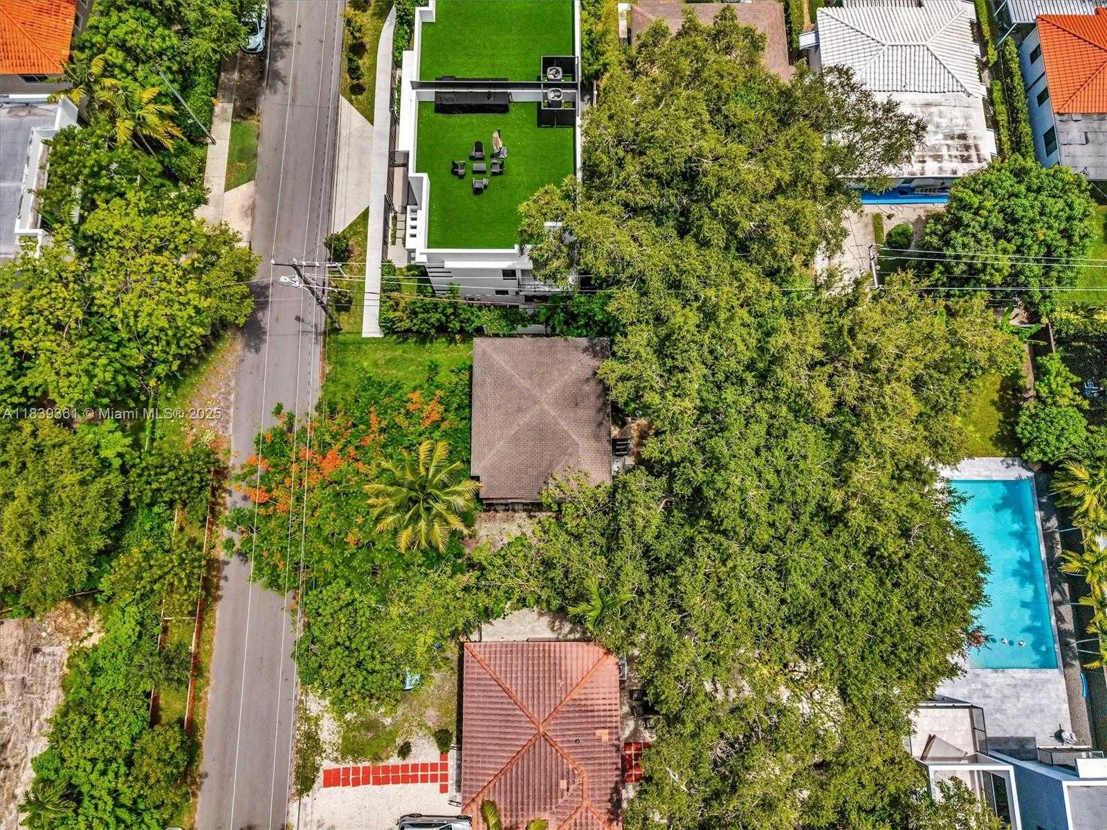 Small Image of 3210 EAST ELIZABETH ST, Miami Number 36