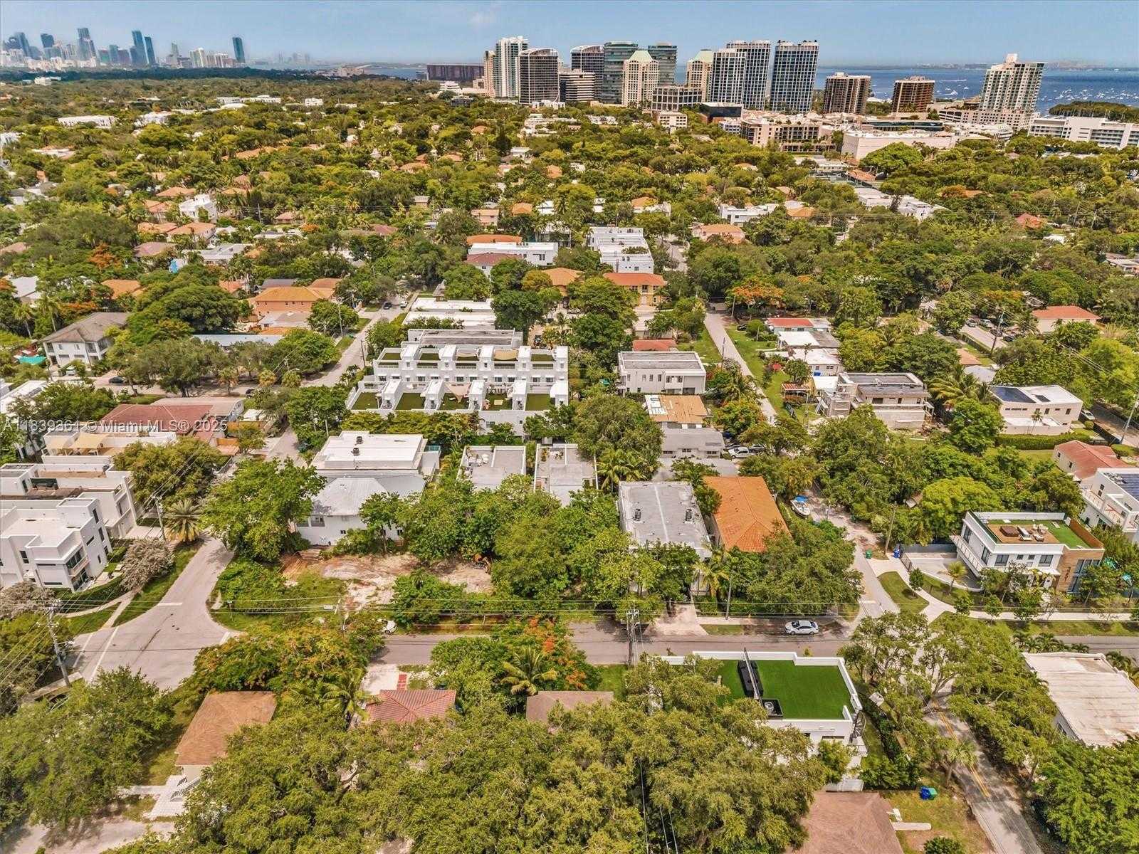 Small Image of 3210 EAST ELIZABETH ST, Miami Number 37