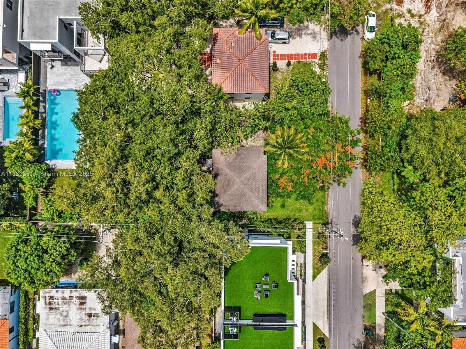 Small Image of 3210 EAST ELIZABETH ST, Miami Number 39