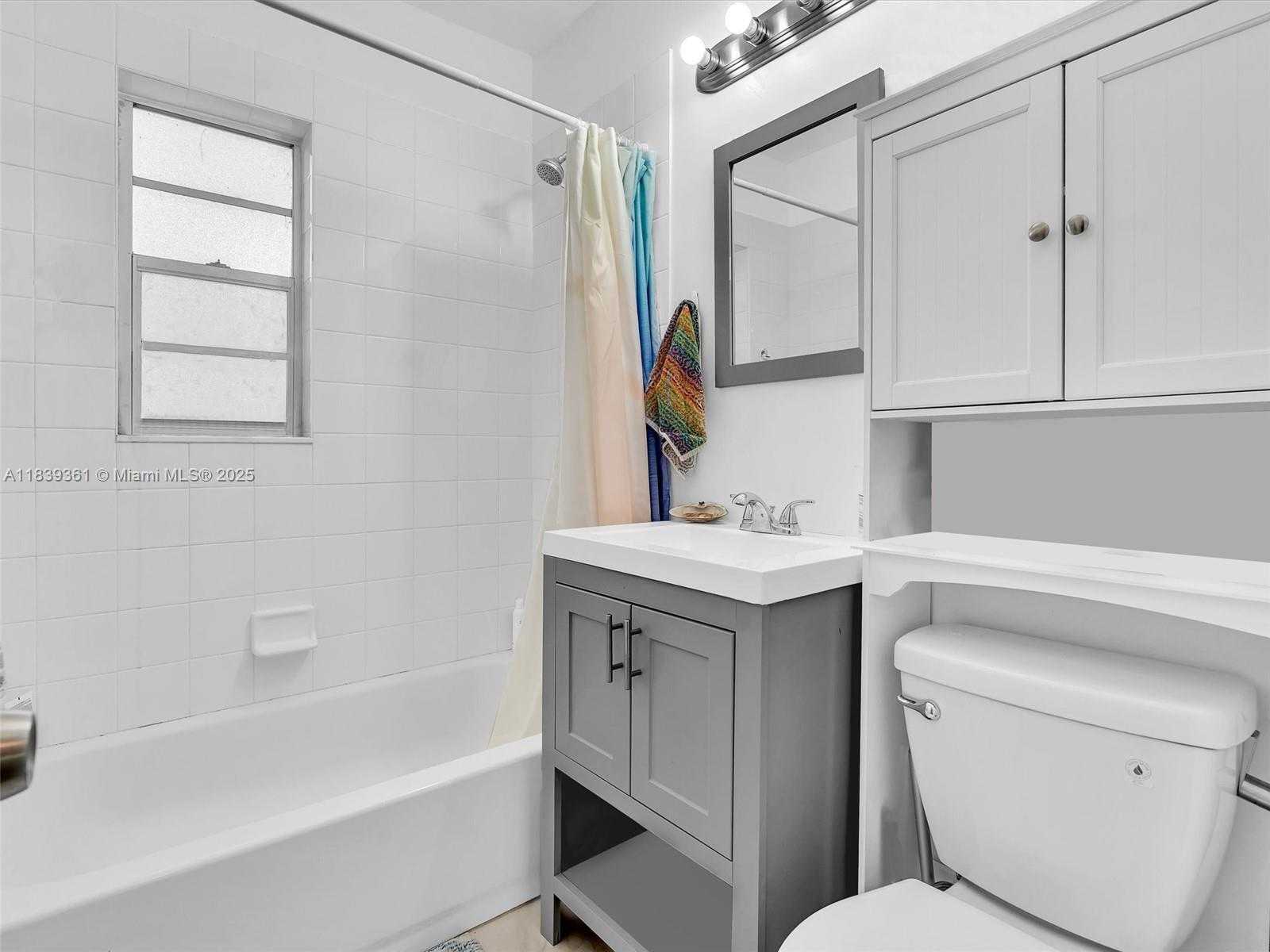 Small Image of 3210 EAST ELIZABETH ST, Miami Number 4