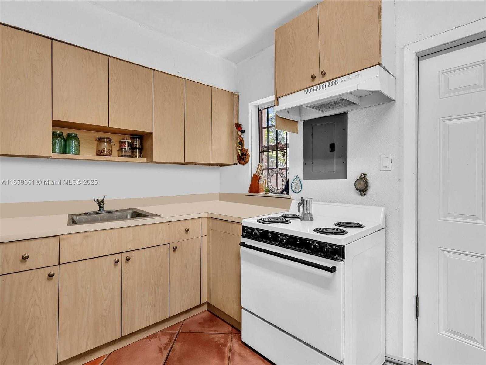 Small Image of 3210 EAST ELIZABETH ST, Miami Number 50