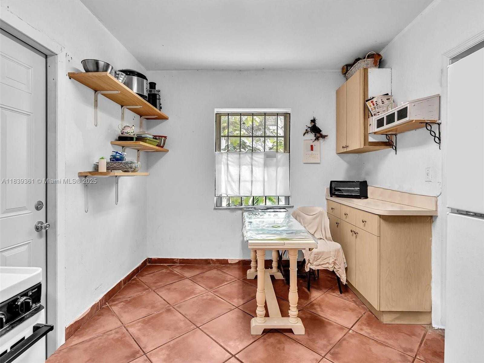 Small Image of 3210 EAST ELIZABETH ST, Miami Number 51