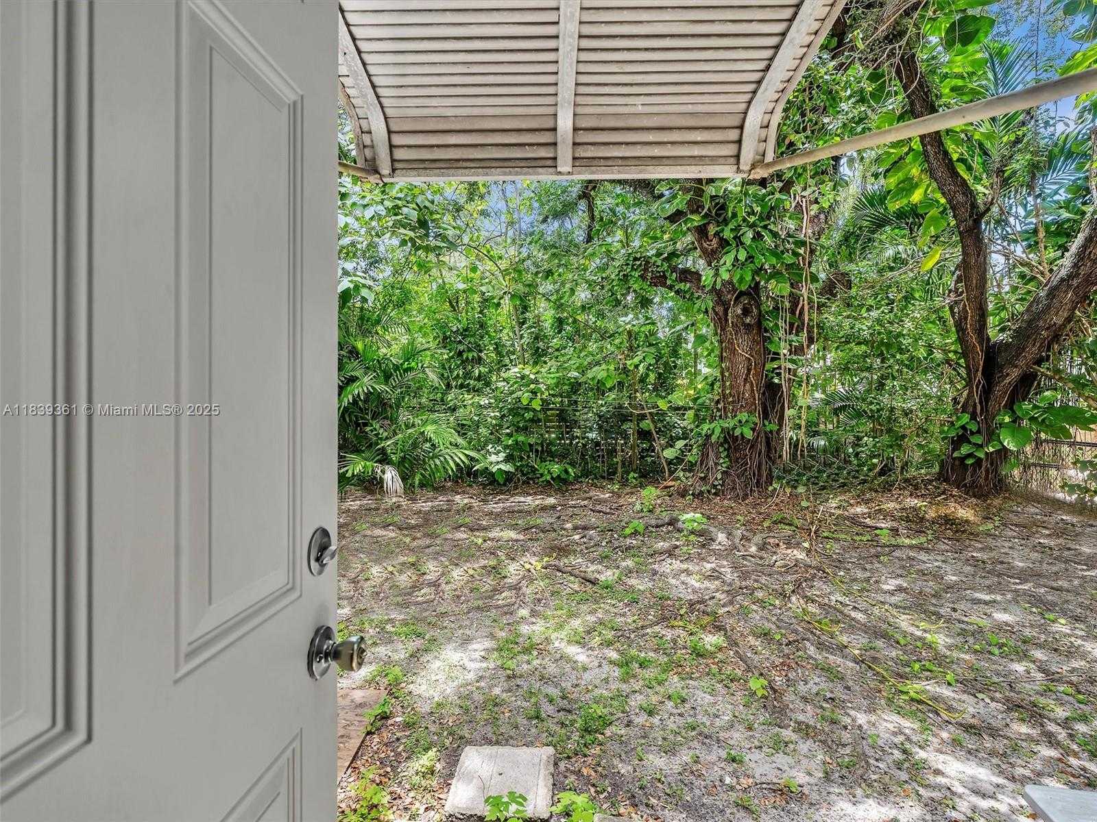 Small Image of 3210 EAST ELIZABETH ST, Miami Number 52