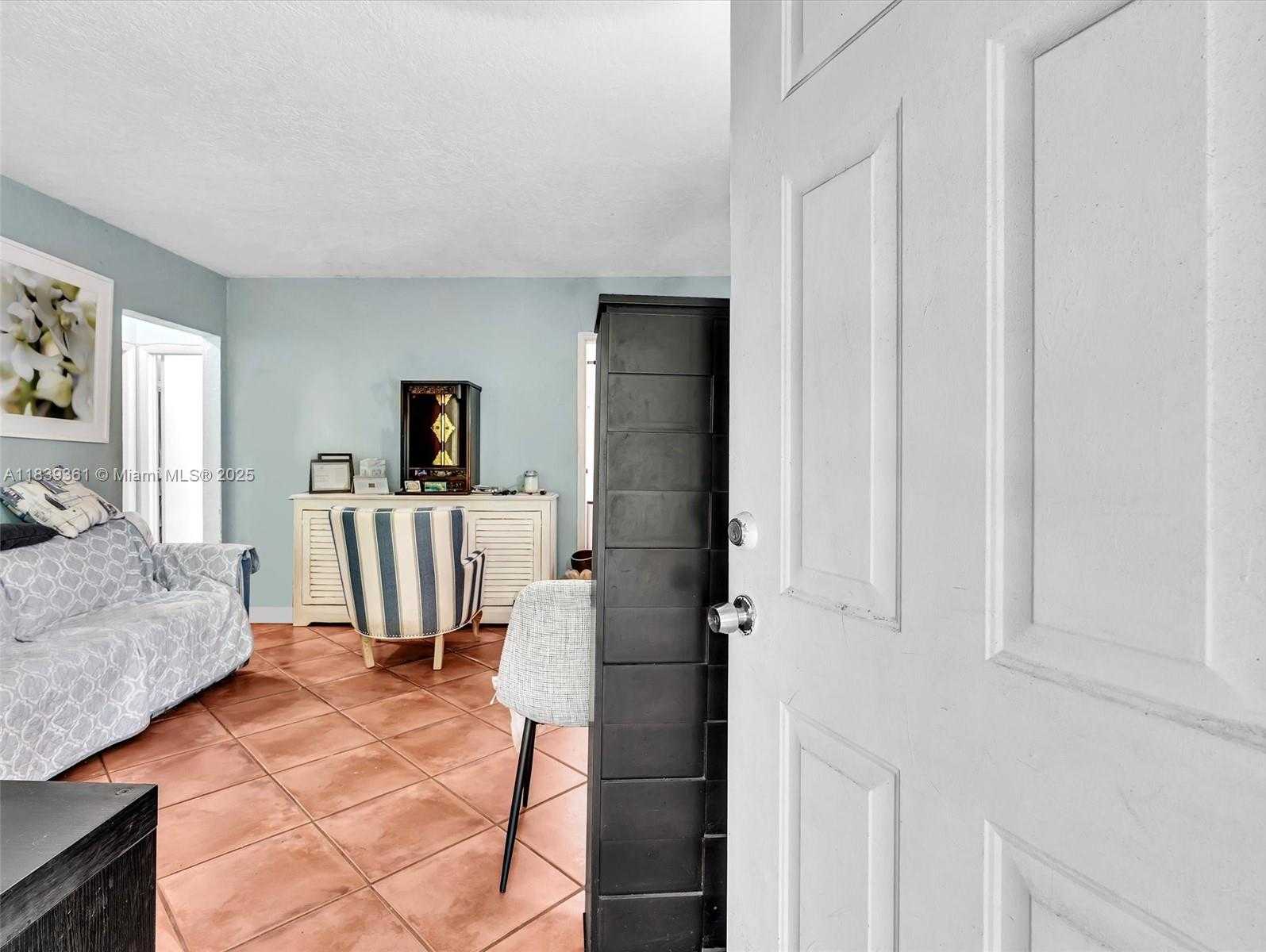 Small Image of 3210 EAST ELIZABETH ST, Miami Number 56