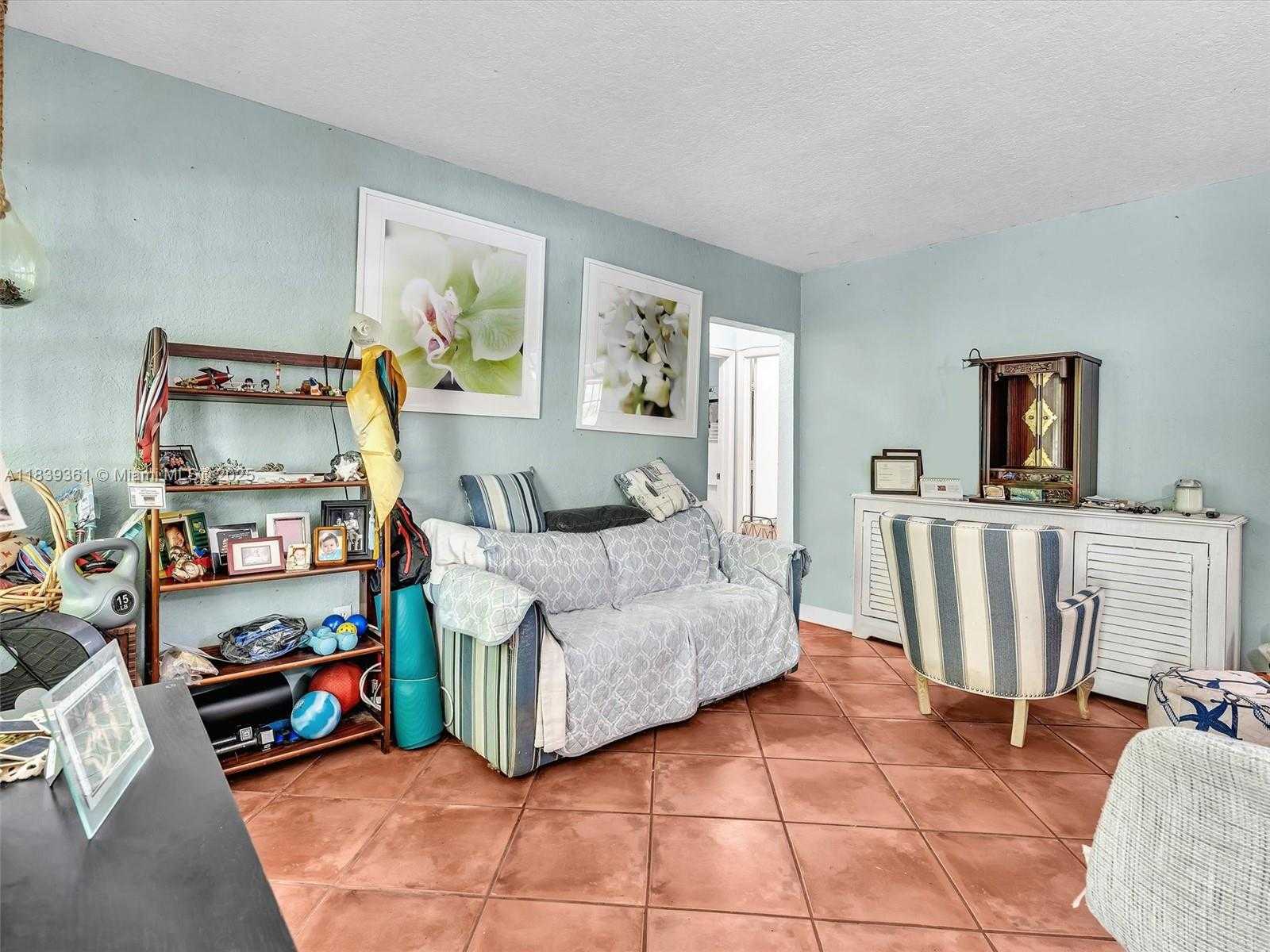 Small Image of 3210 EAST ELIZABETH ST, Miami Number 57