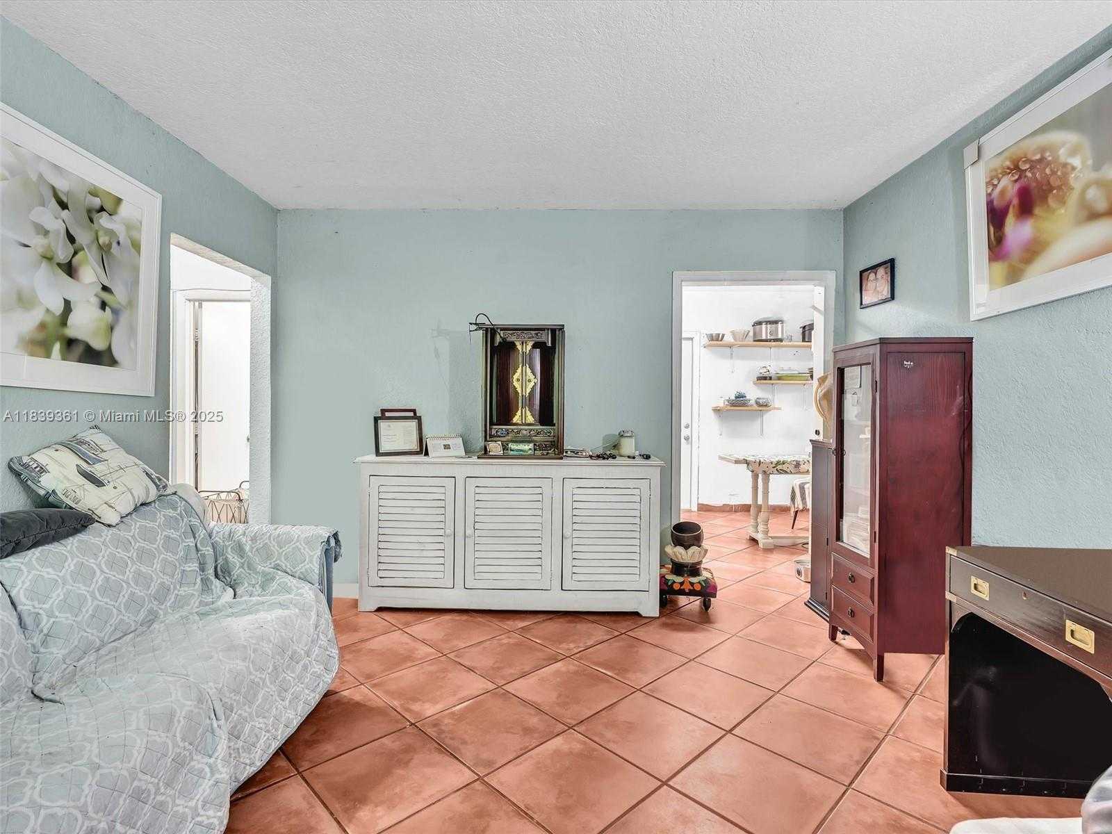 Small Image of 3210 EAST ELIZABETH ST, Miami Number 58