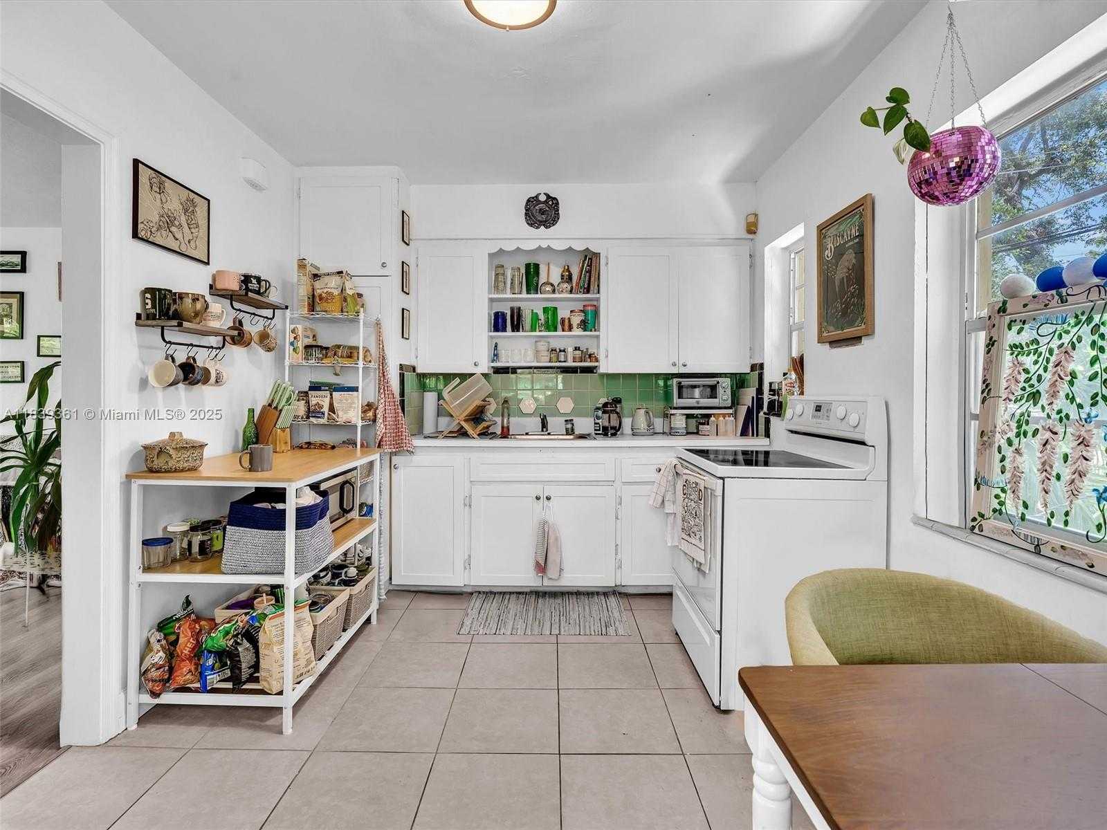 Small Image of 3210 EAST ELIZABETH ST, Miami Number 7