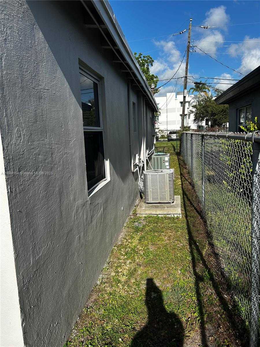 Small Image of 805 NORTH WEST 12TH AVE #3, Fort Lauderdale Number 6